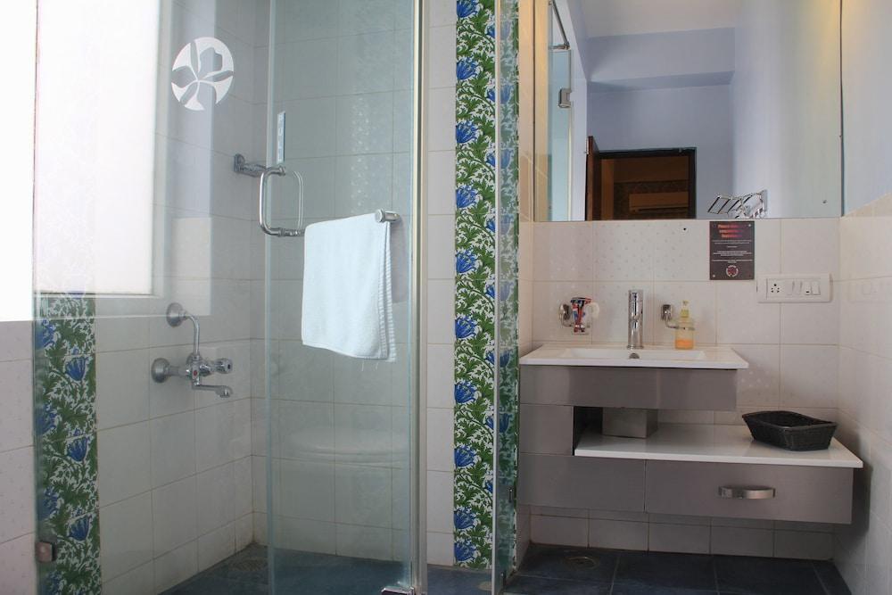 Orchid Suites - A Boutique Hotel Bangalore Off Residency Road Екстериор снимка