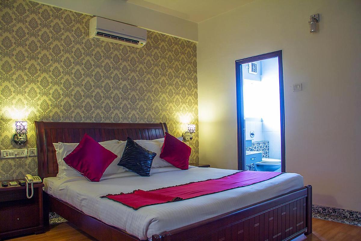 Orchid Suites - A Boutique Hotel Bangalore Off Residency Road Екстериор снимка