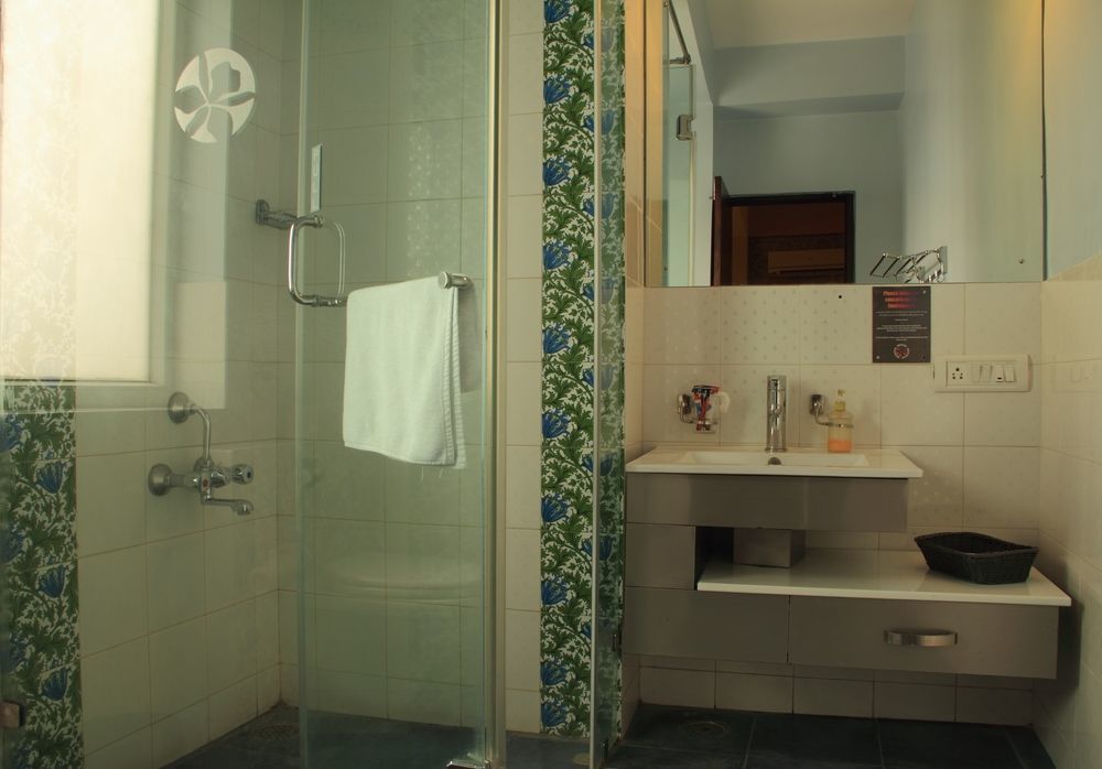 Orchid Suites - A Boutique Hotel Bangalore Off Residency Road Екстериор снимка