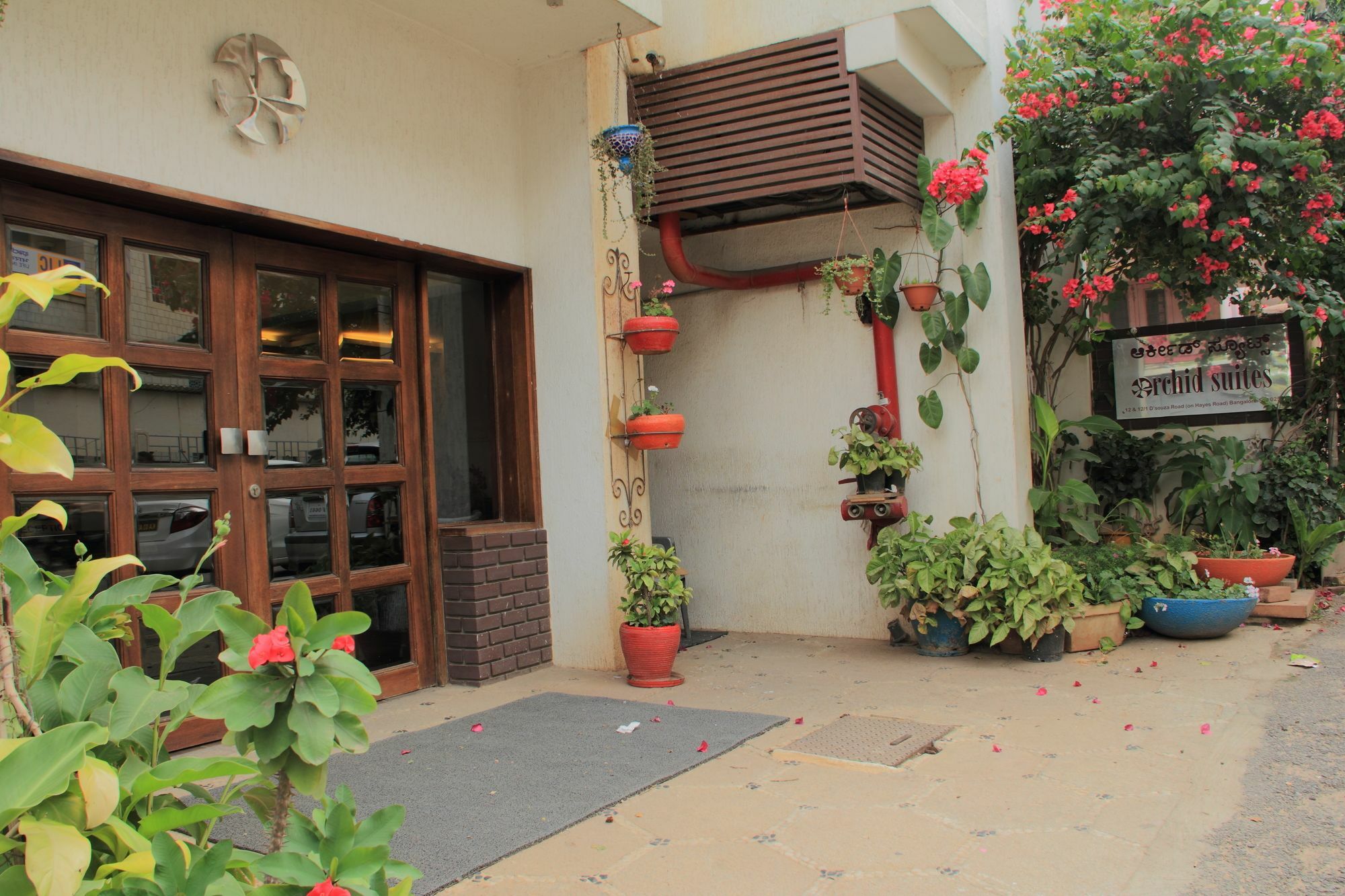 Orchid Suites - A Boutique Hotel Bangalore Off Residency Road Екстериор снимка